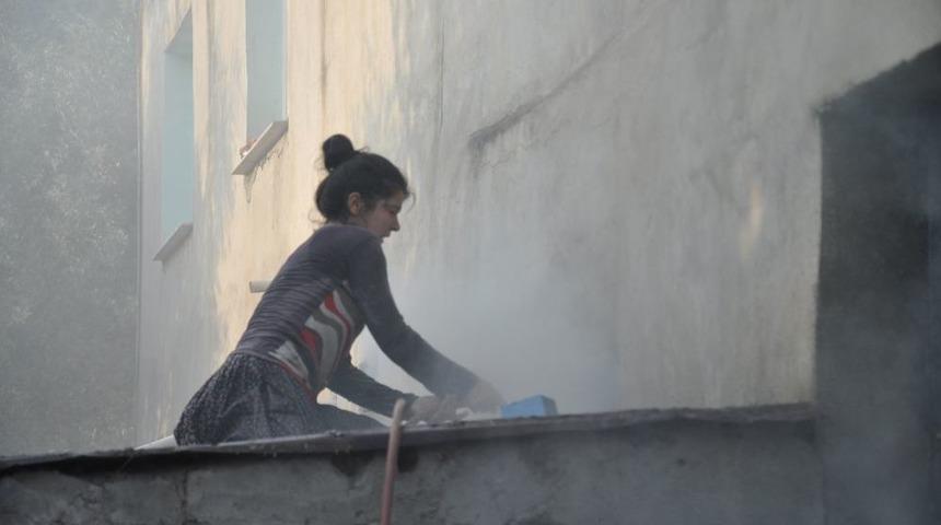 Kozan'da Samanlık Yandı