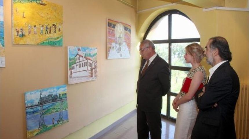 Belediye Kursiyerlerinden Resim Sergisi