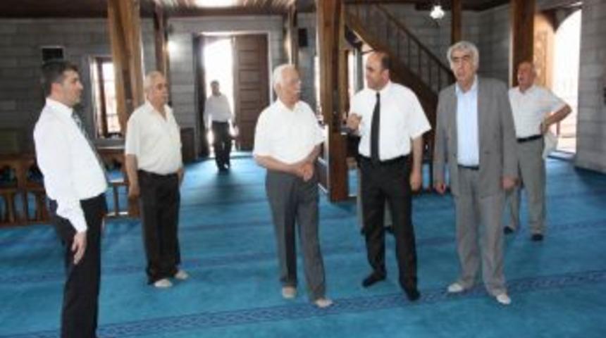 Eski Bakanlarından Sadi Somuncuoğlu&rsquo;ndan Somuncu Baba K&uuml;lliyesi'ne Ziyaret