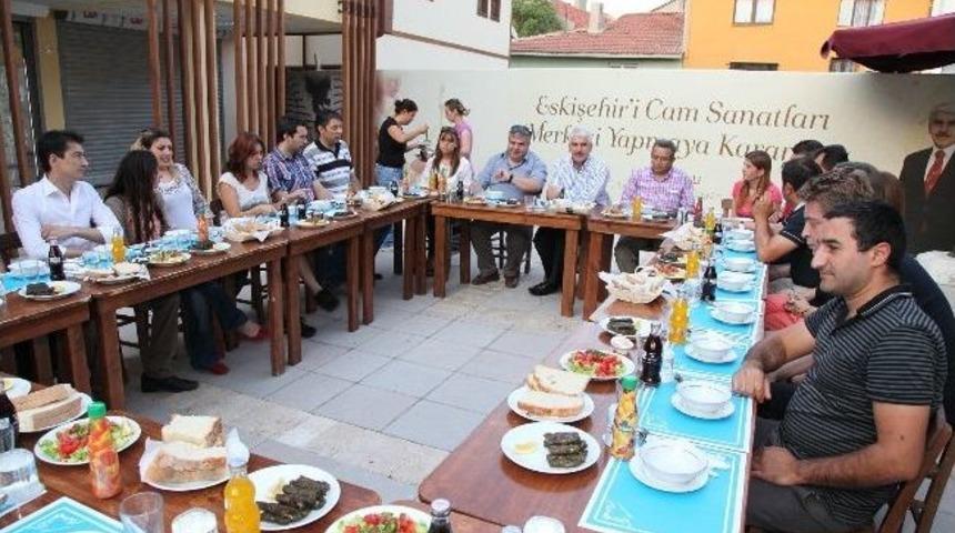 Başkan Sakallı Arasta Esnafı İle Bir Araya Geldi