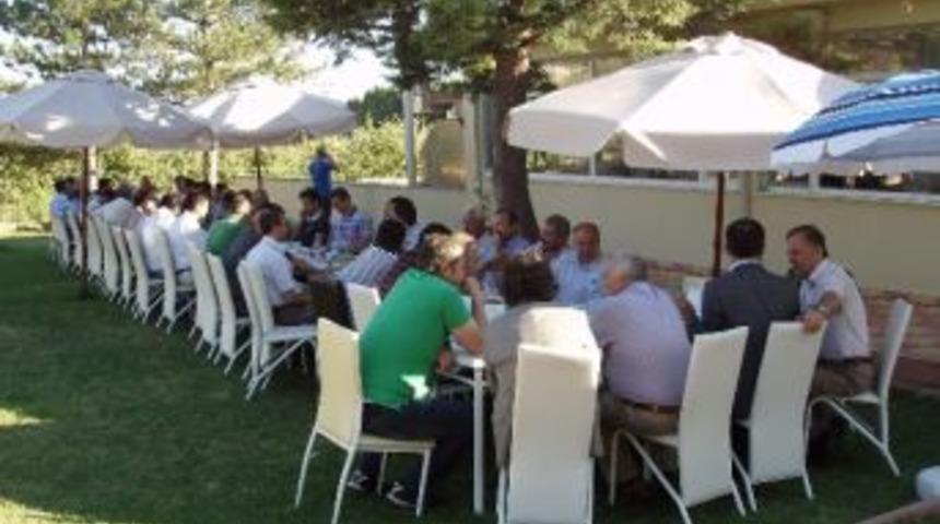 Akademisyenler Bir Arada