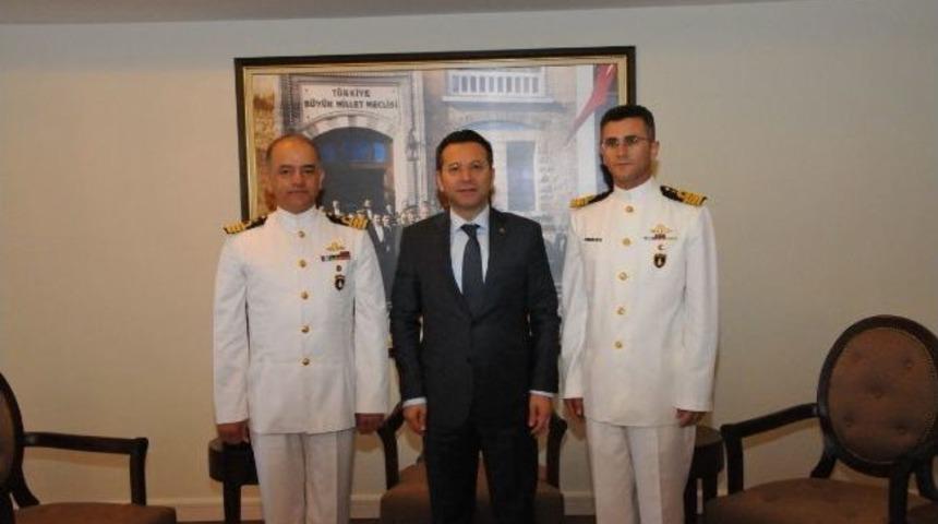 Denizci Komutanlardan Valiye Ziyaret