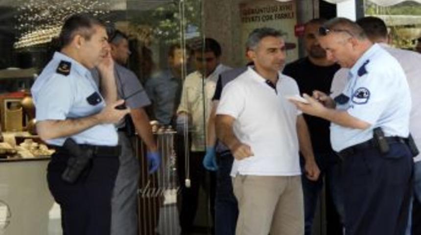 Kuyumcuyu Silahla Vurup Altınları Aldılar