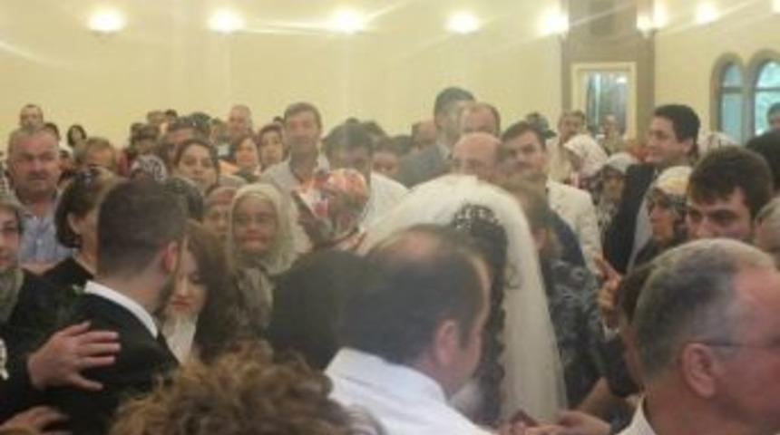 Arslan, Reyhan Ve Tayfun'un D&uuml;ğ&uuml;n&uuml;ne Katıldı