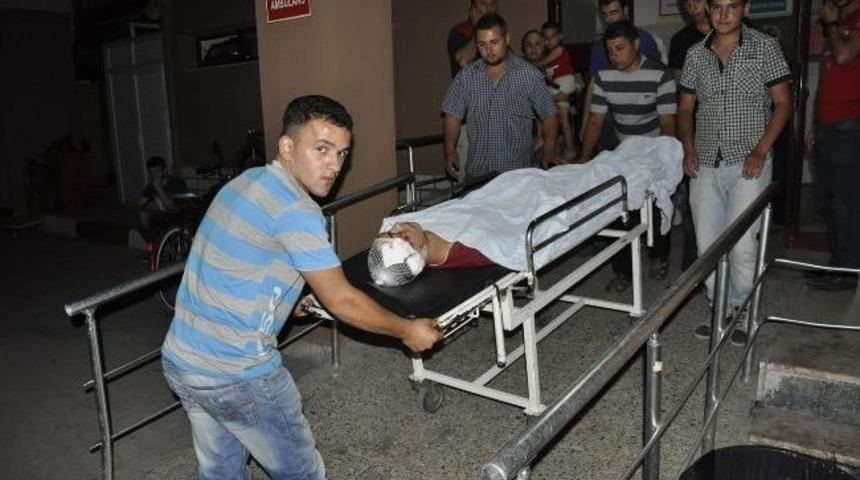 Otomobille &Ccedil;arpışan Motosiklet S&uuml;r&uuml;c&uuml;s&uuml; Yaralandı