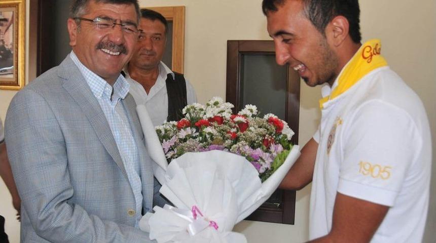 Niğde Belediyespor Taraftarlarından Başkan Akdoğan&rsquo;a Teşekk&uuml;r