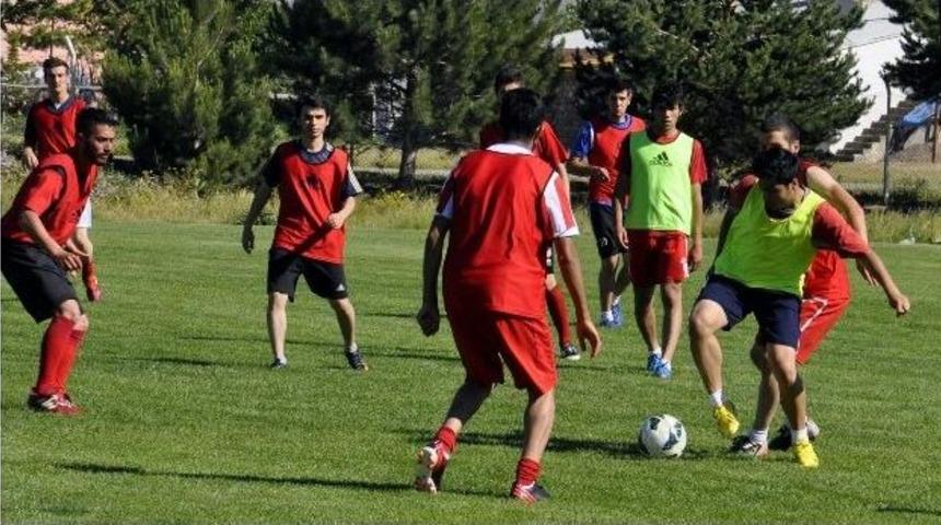 Zaraspor&rsquo;da Futbolcu Se&ccedil;meleri Yapıldı