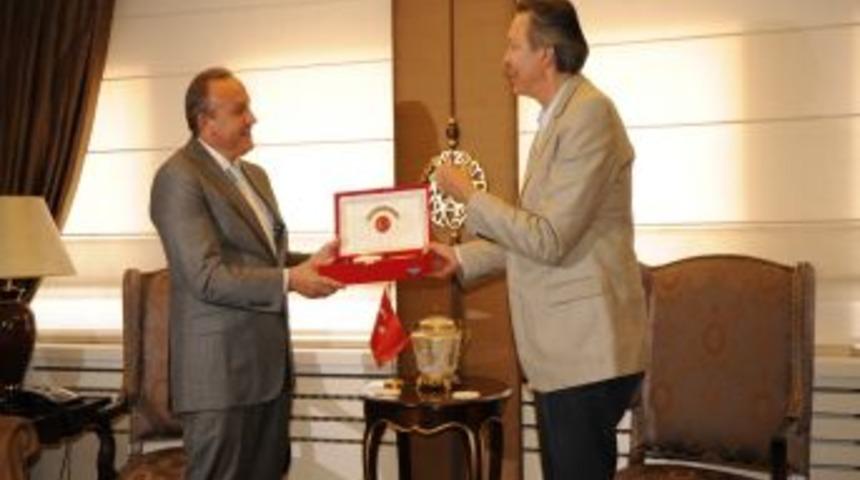 B&uuml;y&uuml;kel&ccedil;i Panessi: T&uuml;rkiye&rsquo;yi Mucize Ve M&uuml;kemmel Olarak Tanıtıyoruz