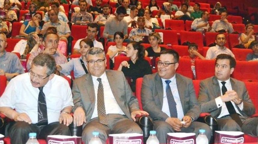 Piazza Cinemaximum'da "d&uuml;nya Savaşı Z" Galası