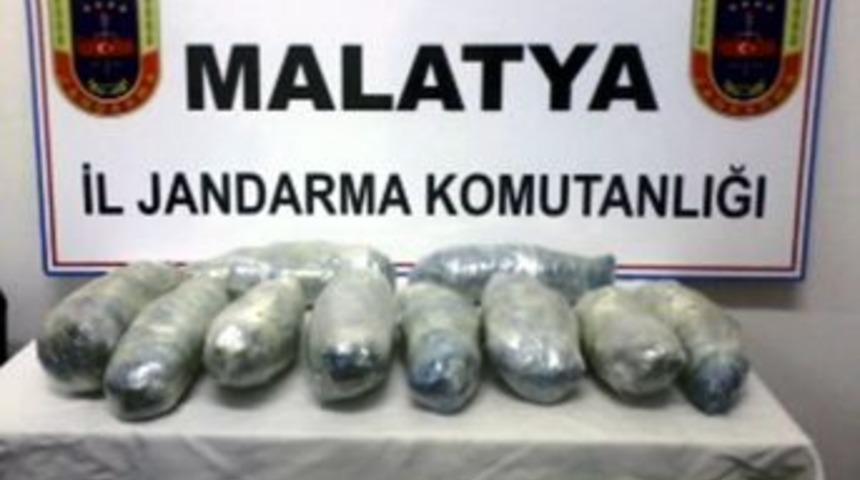 Malatya'da Yolcu Otob&uuml;s&uuml;nde Esrar Yakalandı