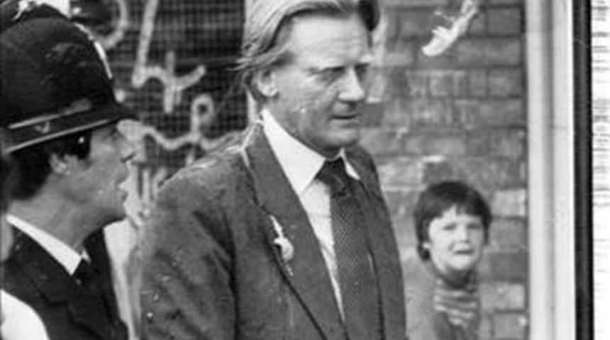 Bakan'a yumurtalı saldırı