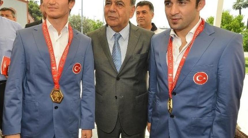 Altın Adamlara Başkan&rsquo;dan Kutlama