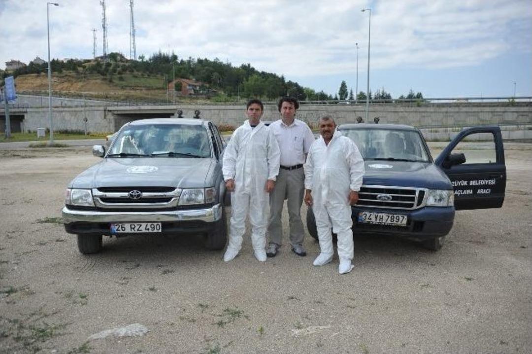 Boz&uuml;y&uuml;k'te Haşere M&uuml;cadelesi Devam Ediyor