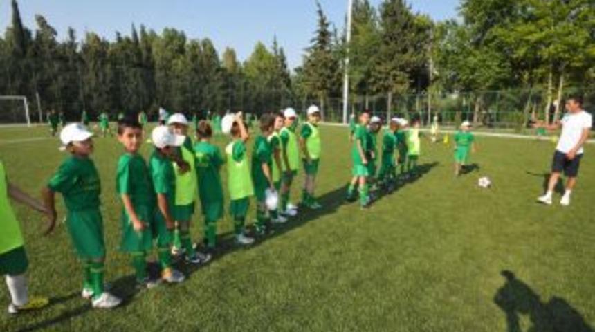 Osmaniye Belediyesi &Uuml;cretsiz 5. Yaz Spor Okulları Başladı