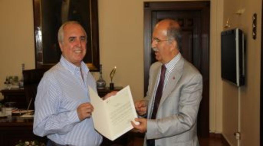 Vali Harput&rsquo;tan BTSO Eski Başkanı S&ouml;nmez&rsquo;e Başarı Belgesi