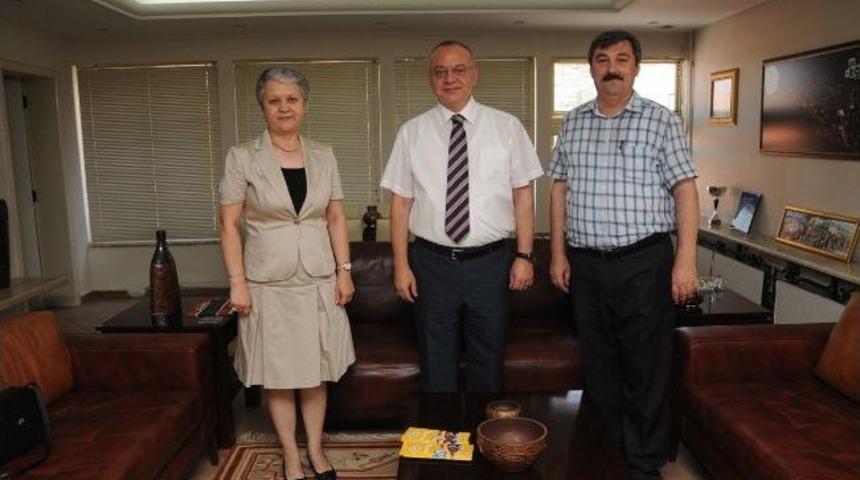 Başkan Erg&uuml;n&rsquo;e Belediyecilik &Ouml;vg&uuml;s&uuml;