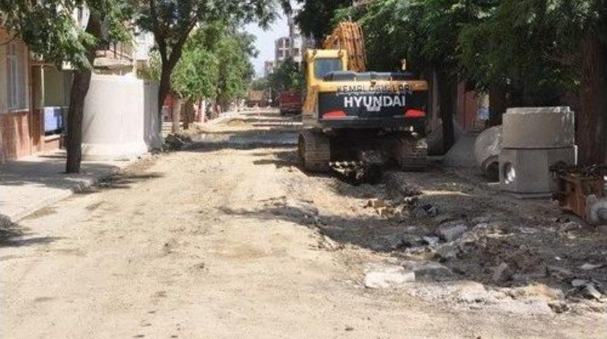 Salihli&rsquo;de Kanalizasyon &Ccedil;alışmaları Devam Ediyor