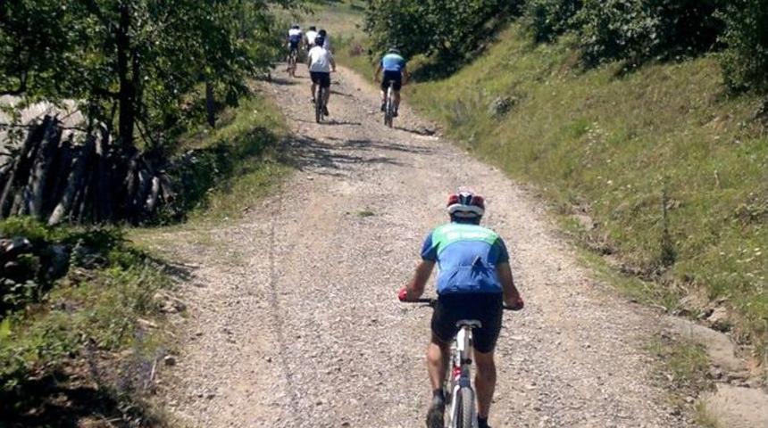 Bisiklet Tutkunları &Ccedil;iğdem Yaylası&rsquo;na Pedal &Ccedil;evirdi
