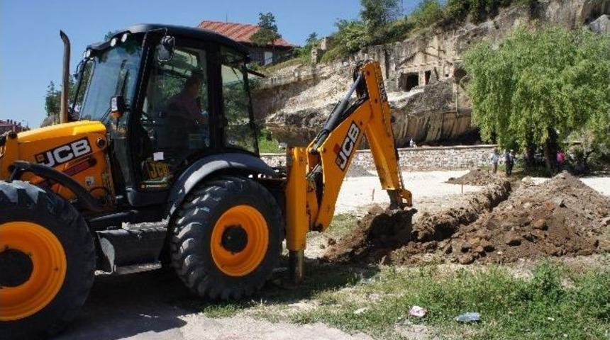 Sanatokulu Caddesine Yeni Park Yapılıyor