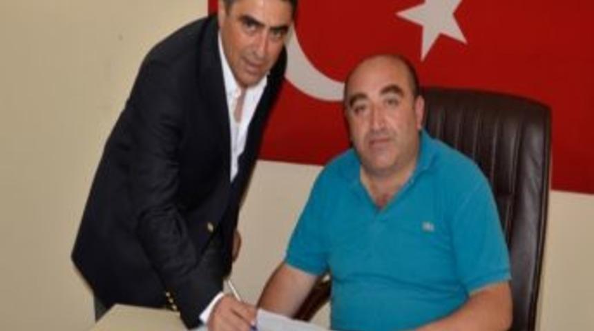 Tekin, &Uuml;sk&uuml;dar&rsquo;a İmzayı Attı