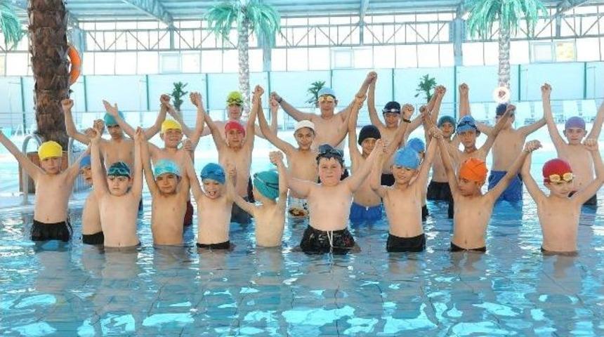 Kızılcahamamlı Vatandaşlardan Y&uuml;zme Kurslarına Yoğun İlgi