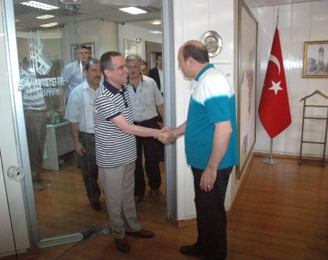 T&uuml;rkiye Kamu-sen Başkan Ok'a Meydan Talebinde Bulundu