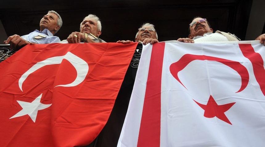 Kıbrıslı Gaziler Silah Arkadaşlarıyla 39 Yıl Sonra Buluştu