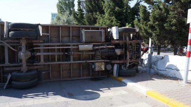 Maltepe’de Trafik Kazası: 3 Yaralı