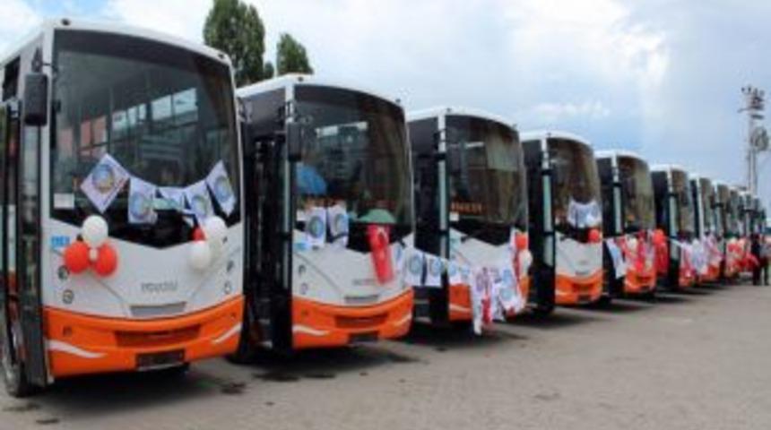 Ağrı Belediyesi, Yeni Alınan 13 &Ouml;zel Halk Otob&uuml;s&uuml;n&uuml; Hizmete Soktu