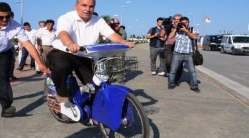 Vatandaşların &Uuml;cretsiz Bisiklete Binmesini Sağlayan SAMBİS Hizmete Gidi