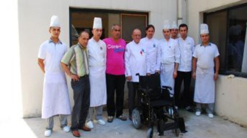 MAD, Y&uuml;r&uuml;me Engelliye Ak&uuml;l&uuml; Araba Hediye Etti