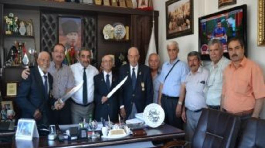 Kale&rsquo;de Gaziler Kılı&ccedil;larını Kuşandılar