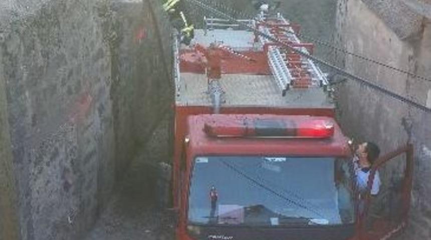 Siverek&rsquo;te Boş Binada Yangın