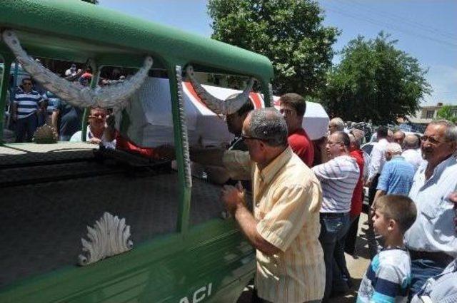 Kızılay Şube Başkanı Özen Toprağa Verildi