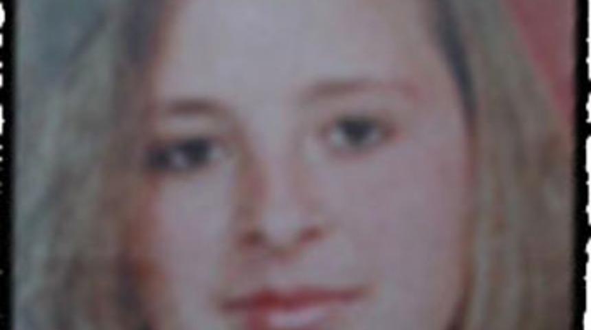 Babasını &ouml;ld&uuml;r&uuml;p cesedini par&ccedil;aladı