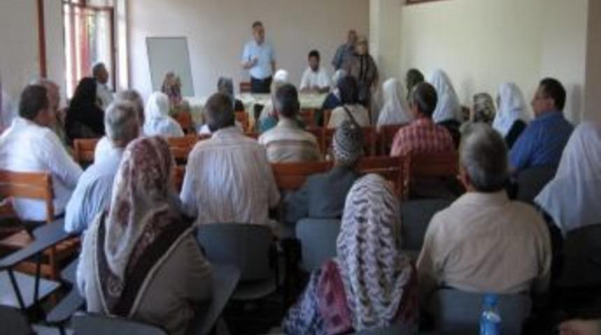 M&uuml;ft&uuml; Bilgi&ccedil;&rsquo;ten Hacı Adaylarına Bilgilendirme Semineri