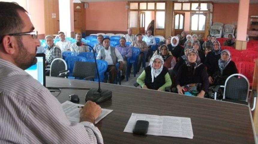 Kula'da Hacı Adaylarına Seminer Düzenlendi