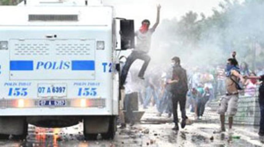 G&ouml;sterilere katılan 2 liseliye 11'er yıl hapis istemi