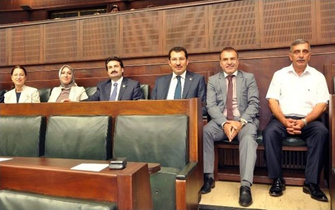 Ak Parti Sapanca Teşkilatı Başbakan'a Destek İ&ccedil;in Ankara&rsquo;daydı