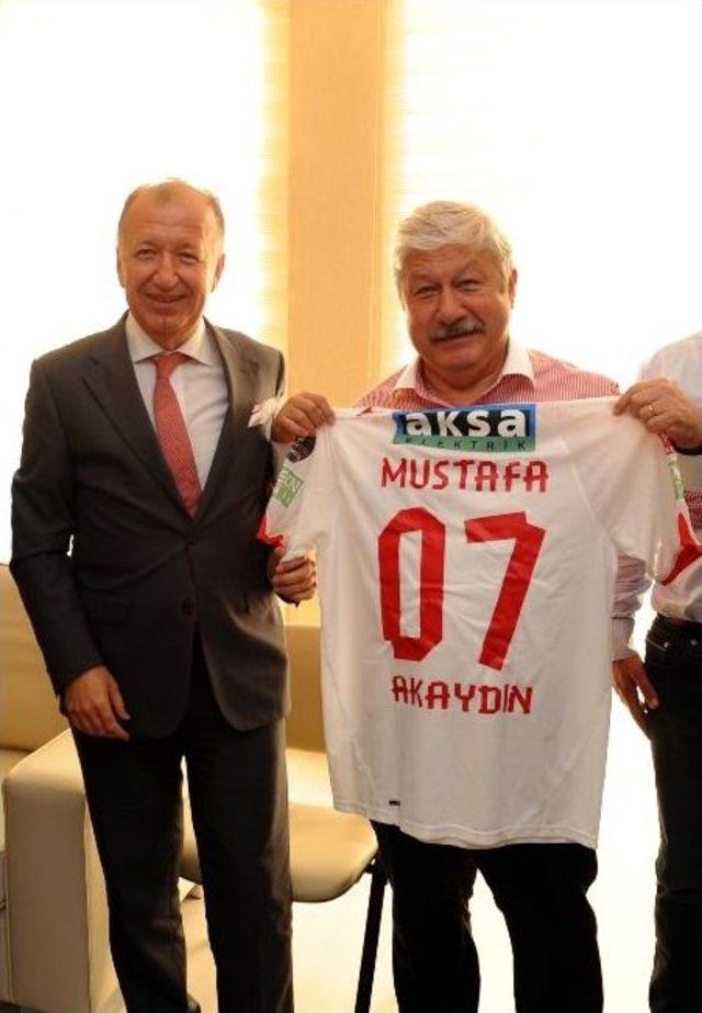 Akaydın: “antalyaspor Politikaya Malzeme Olmamalı”