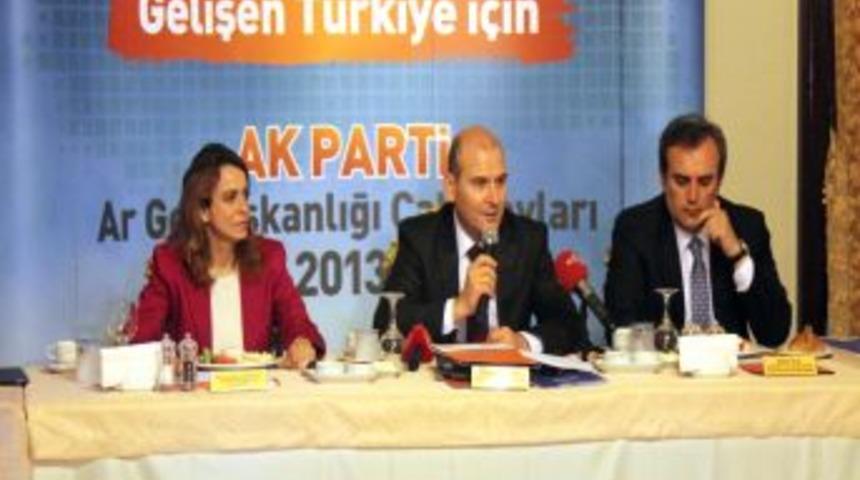 Soylu: Sanat&ccedil;ılar Kendilerini Eylemin Merkezine Konuşlandırdı