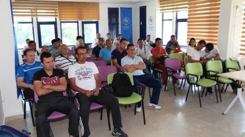 Demirtaş, Antren&ouml;rlerle Toplandı