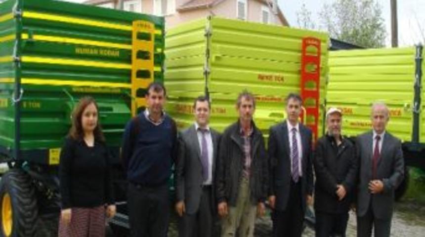 Kayalar Reşitbey T.k.k Ortaklarına Zirai Alet Ve Ekipmanları Teslim Edildi