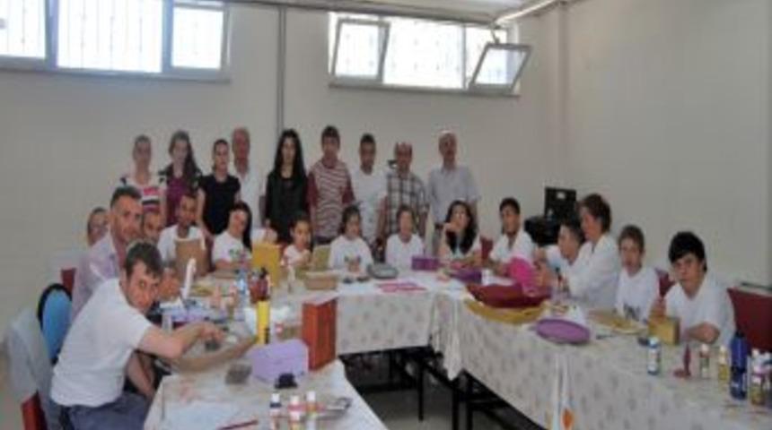 Engelliler, El Sanatı &Ouml;ğreniyor