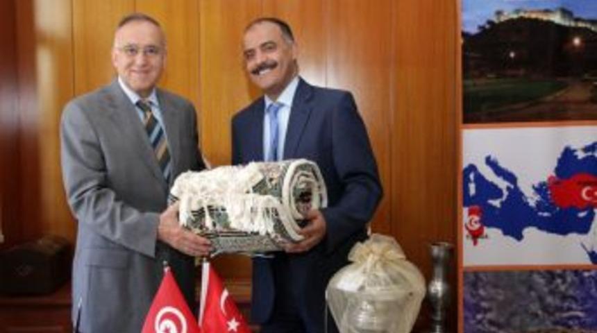 Gaziantep&rsquo;e Bir Kardeş Şehir De Tunus&rsquo;tan