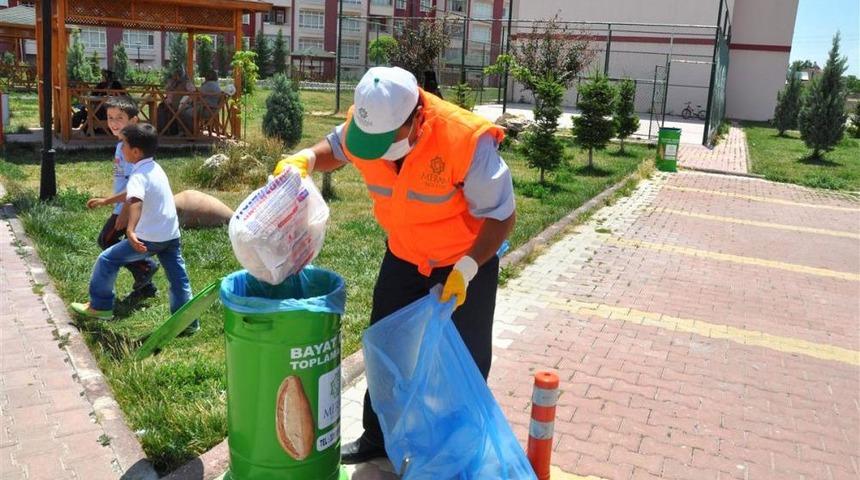 Meram'da 6 Ayda 30 Ton Bayat Ekmek Toplandı
