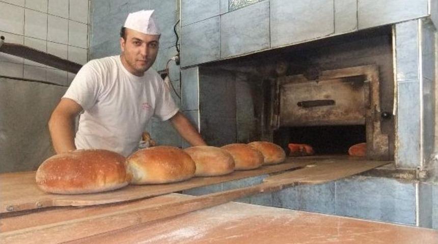 Bunaltıcı Sıcaklarda Ekmek M&uuml;cadelesi