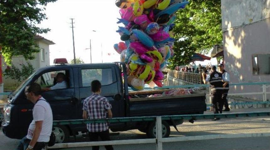 Ak&ccedil;akoca'da Zabıta Ekipleri Seyyar Satıcılara G&ouml;z A&ccedil;tırmıyor