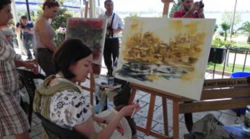 Yalı Caddesi, Ressamları Ağırlıyor