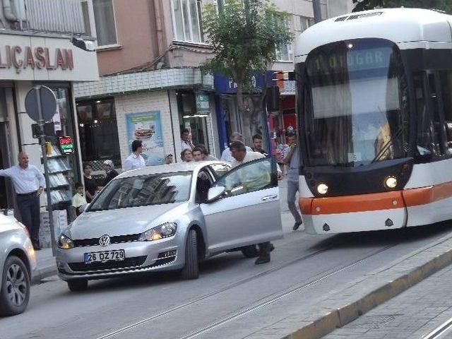 Yanlış Park Yüzünden Tramvay Ulaşımı Aksadı